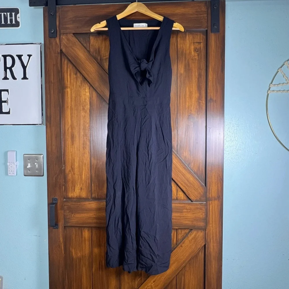 Abercrombie &‎ Fitch Navy Tie Front Capri Jumpsuit Women's Medium